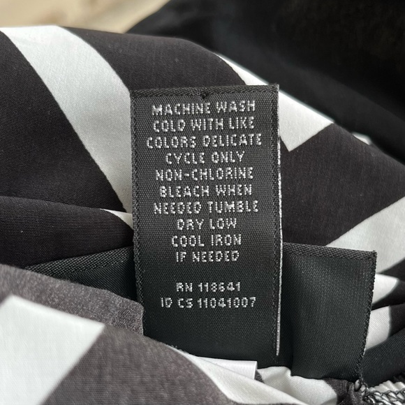 •Lane Bryant• Chevron Print Keyhole Back Dress - Size 14/16 - Picture 8 of 9